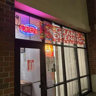 No sign yet, but it&apos;s been open for just 4 days. It&apos;s near the Caring Smiles Dental