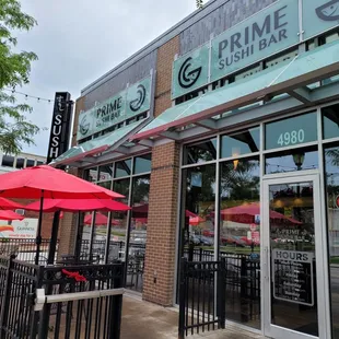 the outside of the restaurant
