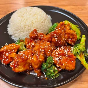 food, chicken wings and fried chicken