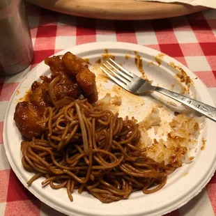 Side Chow Mein ( Noodle ) orange chicken- paper plates and takeout! FANTASTIC!!