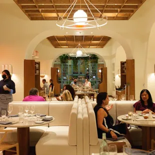 Newly remodeled restaurant &amp; bar at the JW Marriott Orlando