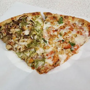 Chicken gourmet and chicken primo. Thanks to Nelson. The pizzas are good because of him. Lol!