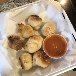 Garlic knots