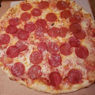 14&quot; pepperoni pizza