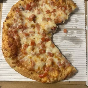 A meat lovers pizza with NO MEAT