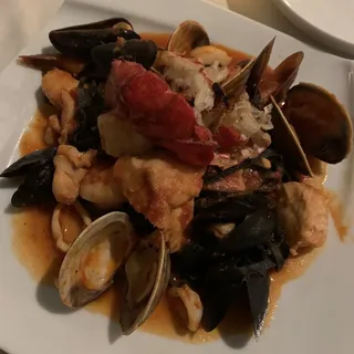 Linguine al Nero Cioppino