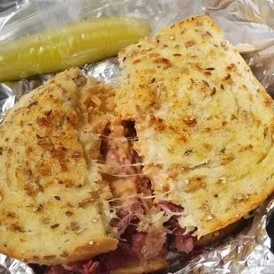 Corned beer Reuben
