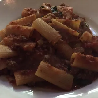 RIGATONI BOLOGNESE