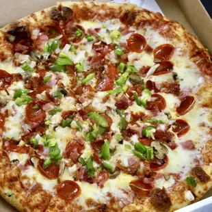 Primo&apos;s Special Pizza (Medium)