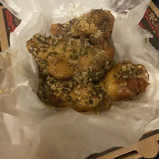 34. Six Pieces Wings in garlic Parmesan sauce