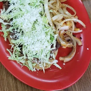 Huarache de carne asada