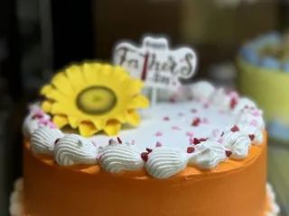The Everest Bakery