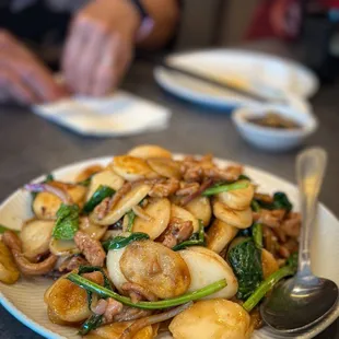 Fried rice cake with pork