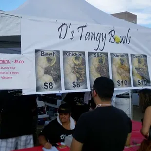 New booth this year, D's Tangy Bowls!  So good!  Onolicious!
