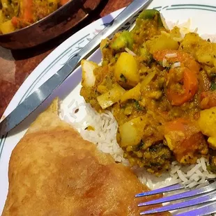 Poori and vegetable jalfreezi