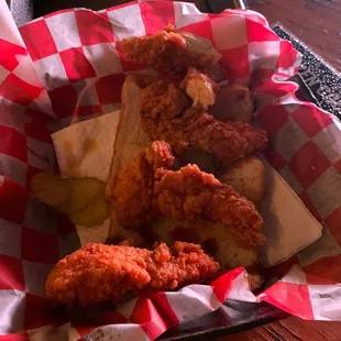 fried chicken wings, chicken wings, chicken wings and fried chicken, bbq wings, chicken, fried chicken, poultry, food, bbq chicken