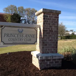 Front sign off Pacific Ave.