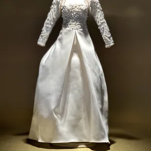 Miniature replica of a Princess D gown