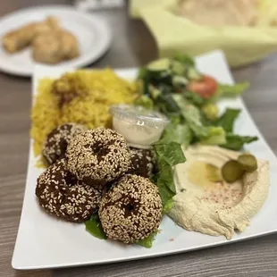 Falafel Entree ($12.95)  IG: @ohmyono