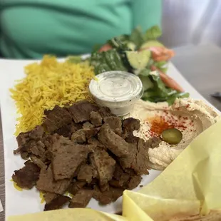 gyro plate ($12.95)  IG: @ohmyono