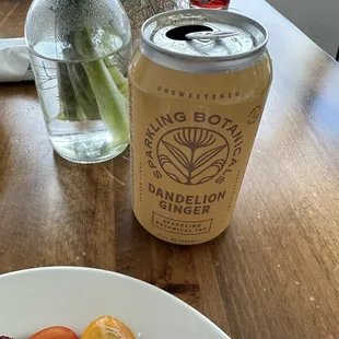 Sparkling botanical tea