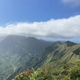 A view from the summit of the Ko'olau mountains looking south on a perfectly clear day.