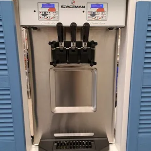 Dulce De Leche and Cookies N Creme Frozen Yogurt Dispensers