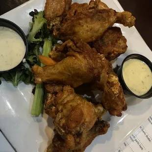 chicken wings and fried chicken, bbq chicken, fried chicken wings, food, fried chicken, poultry, chicken, chicken wings, bbq wings