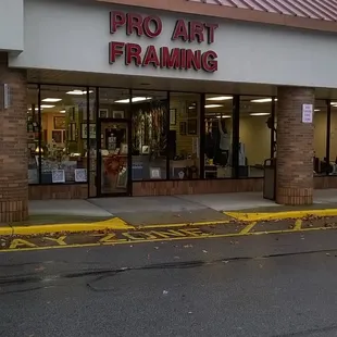 store front listed as Pro Art Framing