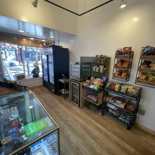 Wellness CBD, Delta 8 and groceries.