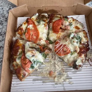 BLT pan pizza