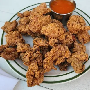 Popcorn chicken with Carter sauce