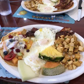 French Crepe with Fresh Fruit