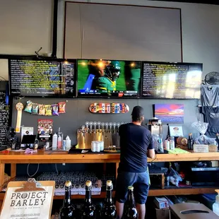 Bar Counter (10/16/21). @ProjectBarleyBrewery #Lomita @IndieBeer_ #CraftBeer #Beer #DrinkPorn
