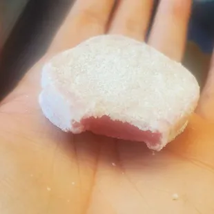 mini mochi (lychee or passionfruit?‍)