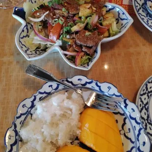 Yum Nuah &amp; Mango with Sweet Sticky Rice (dessert)