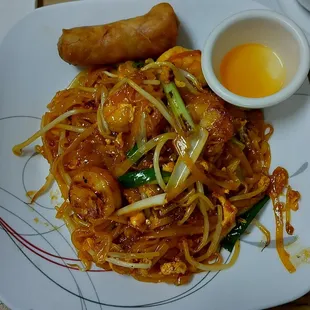Shrimp pad thai