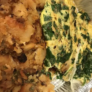 Spinach mozzarella omelet with home fries