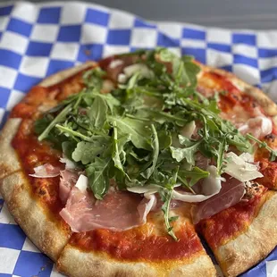 Prosciutto and Arugula Pizza