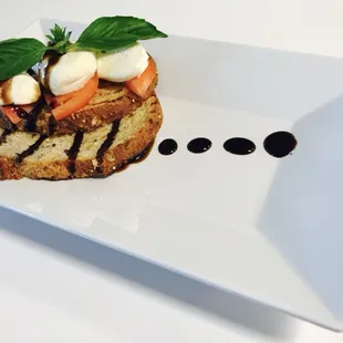 Seving  breakfast
 Toasts with many options
 Acai bowls
 Juices 
 And more
