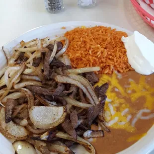 Steak encebollado for today
