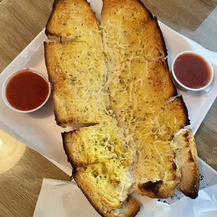 Garlic bread (those burnt edges tho)