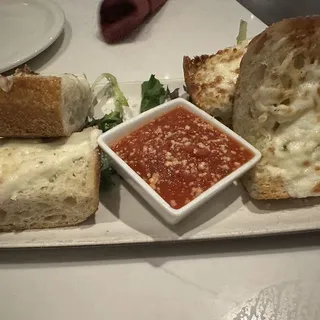 Cheesy Garlic Bread*