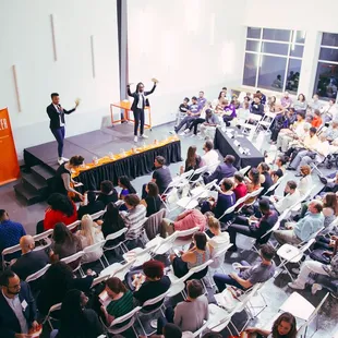 A free pitch competition brings 250 guests together at Propeller.