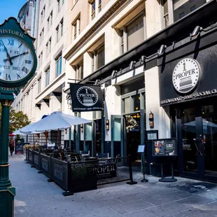 Entrance from F Street NW