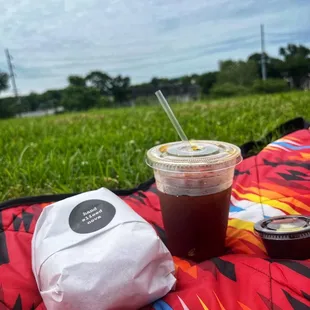 Bagel picnics in cute parks are a stellar option if it&apos;s busy inside.