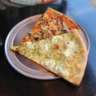 Mushroom and White Pizza