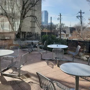 Outdoor seating available (and clean!)