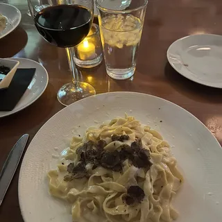 Parmesan Cheese Fettuccine With Black Truffle
