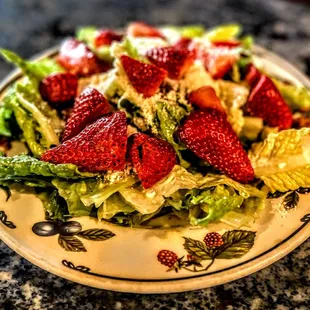 Sensation salad with strawberries